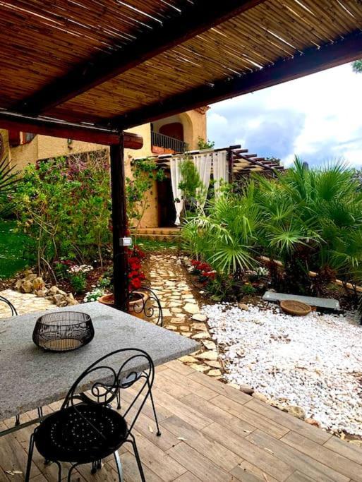 Elicriso Le Bombarde, Villa *